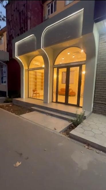 ошском рынке: Аренда/предоставление коммерческого помещения с витринными окнами в — 1