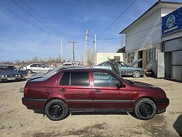 Продажа авто: Volkswagen Vento: 1992 г., 1.8 л, Механика, Бензин, Седан — 2