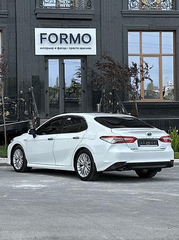 Продажа авто: Toyota Camry: 2018 г., 2.5 л, Вариатор, Гибрид, Седан — 4