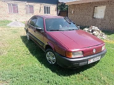 Унаа сатуу: Volkswagen Passat: 1988 г., Кол менен иштөөчү, Седан — 1