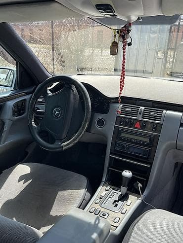 howo 310: Mercedes-Benz E-Class: 1998 г., 4.3 л, Автомат, Бензин, Седан — 5
