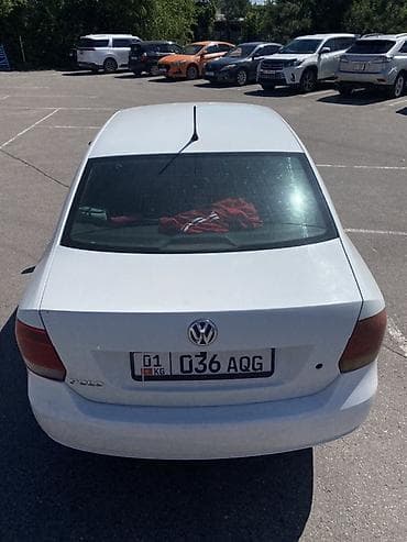 киа автомашина: Volkswagen Polo: 2014 г., 1.6 л, Механика, Бензин, Седан — 2