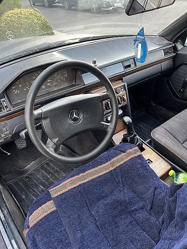 Mercedes-Benz W124: 1991 г., 2.3 л, Механика, Бензин, Седан — 5