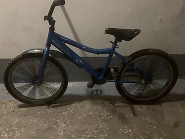 бу фиксы: Синий велосипед в стиле BMX с прочной металлической рамой. Оснащен — 8