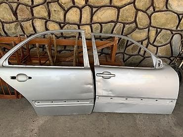 Двери на Мерседес w210 правая передняя и задняя, есть не большие