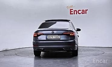 Volkswagen Jetta: 2022 г., Автомат, Бензин, Седан — 4