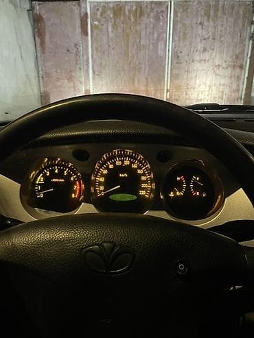 Продажа авто: Daewoo Magnus: 2004 г., 2 л, Механика, Бензин, Седан — 7