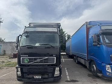 Тягач, Volvo, Тентованный — 1