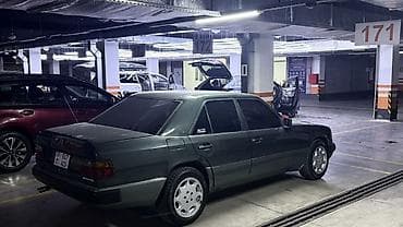 Продажа авто: Mercedes-Benz W124: 1989 г., Седан — 4