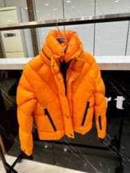 спортивные пуховики: Укороченная зимняя куртка. В яркой расцветке. Производство Турция — 5