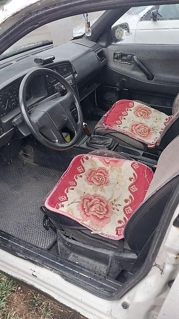 Volkswagen Passat Variant: 1989 г., 1.8 л, Ручные, Бензин, Универсал — 4
