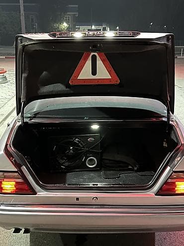 мерседес 1824: Mercedes-Benz E-Class: 1993 г., 3.2 л, Автомат, Бензин, Седан — 8