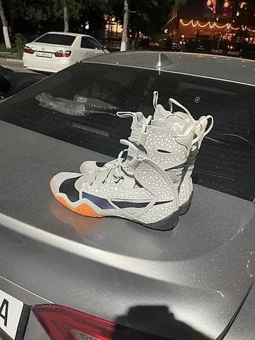 Мужские кроссовки, 43, Nike, Новый, цвет - Серый