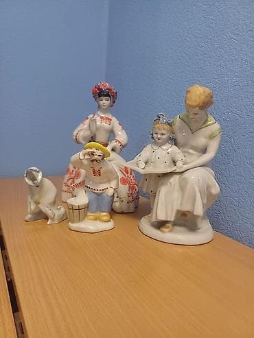 Коллекция фарфоровых статуэток, ручная роспись. Состав набора: -