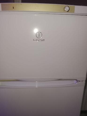 Холодильник Indesit, Б/у, Двухкамерный — 3