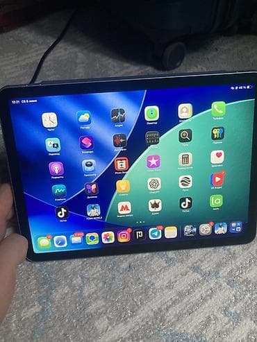 Планшеты: Планшет, Apple, память 256 ГБ, 10" - 11", Wi-Fi, Б/у, Классический цвет - Серый — 1