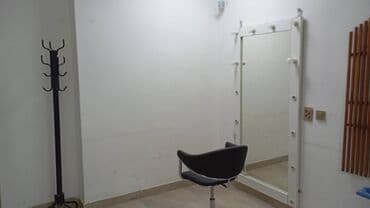 кресло барбер: Сдаются рабочие места: 💅 для мастера маникюра 💇‍♀️ для парикмахера — 3