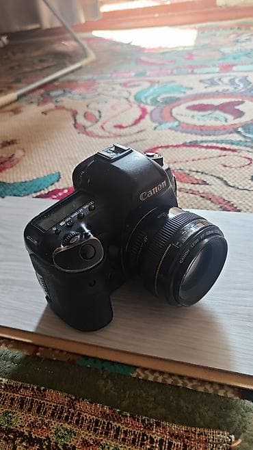 canon 800d: Полнокадровая зеркальная камера Canon EOS 5D Mark III с объективом — 4