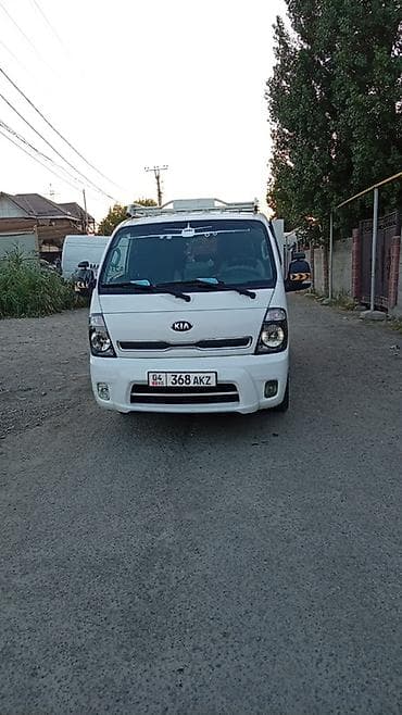грузовик кия бонго: Kia Bongo III — компактный грузовик для города и пригородных — 1