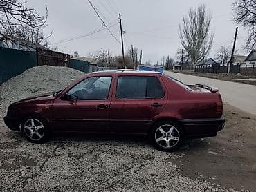продаю авто с последующим выкупом: Volkswagen Vento: 1993 г., Седан — 3