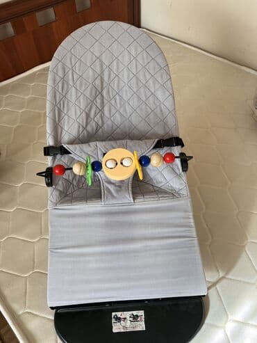 Шезлонг 800 сом
Состояние отличное 
Материал ХБ