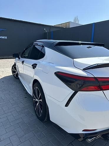 Toyota Camry: 2018 г., 2.5 л, Автомат, Бензин, Седан — 5