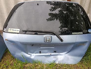 бампер для фит: Крышка багажника Honda, 2003 г., Б/у, Оригинал — 1