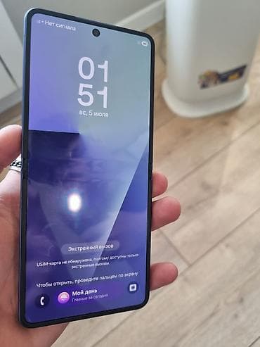 необычные телефоны: Samsung Galaxy Z Flip7, с коробкой. Характеристики и особенности: - — 7