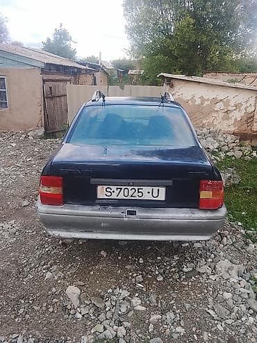 авто заратка: Opel Vectra: 1991 г., Бензин, Хетчбек — 1