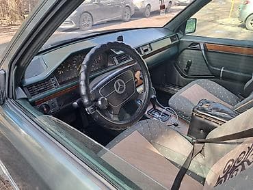 merc 211: Mercedes-Benz 220: 1993 г., 2.2 л, Автомат, Седан — 8