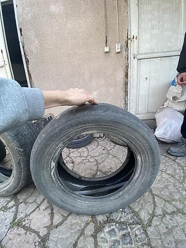 Шины: Комплект б/у автомобильных шин (без дисков) - Количество: несколько — 6
