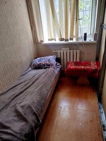 Комнаты: Сдаю комнаты отдельные для девушек. раён тэц Бишкек рядом магазин — 1