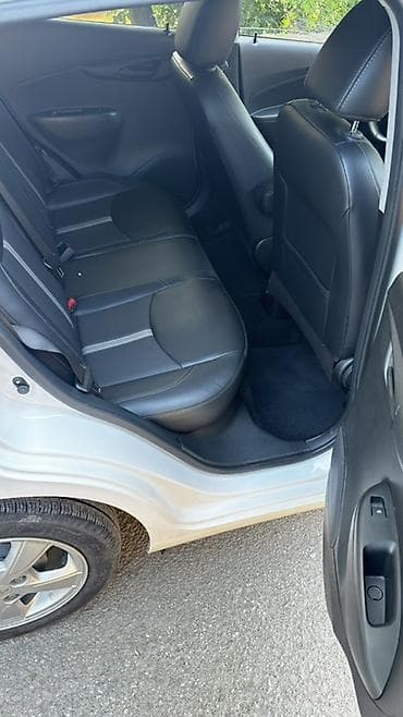 Транспорт: Chevrolet Spark: 2019 г., Автомат, Бензин, Хэтчбэк — 6