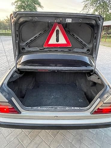 v class: Mercedes-Benz E-Class: 1988 г., 3 л, Автомат, Дизель, Седан — 8