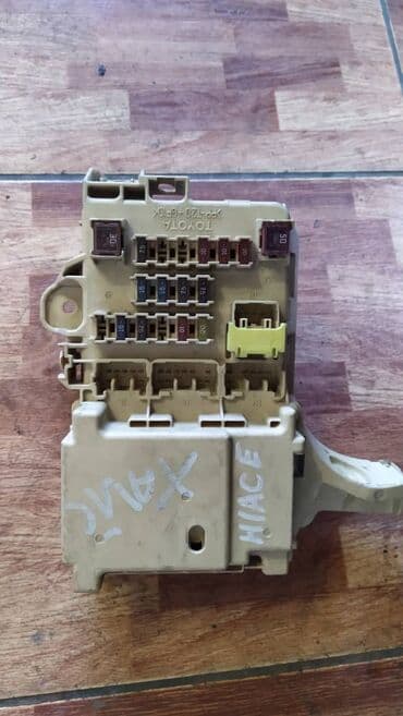 купить дом в балыкчы: Toyota Hiace блок предохранителей, Тойота Хайс монтажный блок — 1