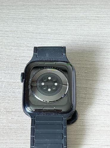 kg camera: Apple Watch 7, 45mm. 
Аккумулятор 90% — 6