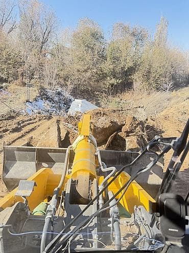 Детские сады, няни: Услуги фронтального погрузчика - Марка/модель: LiuGong 856H (техника — 3