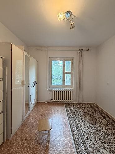 Батирлер: 4 бөлмө, 86 м², 12-мкр 106-серия, 1 кабат, Эски ремонт — 4