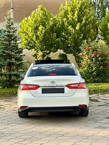 Toyota Camry: 2018 г., 2.5 л, Автомат, Бензин, Седан — 5