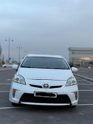 Продажа авто: Toyota Prius: 2015 г., 1.8 л, Вариатор, Гибрид, Хэтчбэк — 2