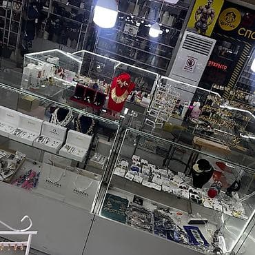 Срочно сдаю островок с готовыми витринами! Заходи и работай! Хорошая