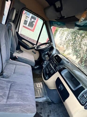 2 9 спринтер: Легкий грузовик, Mercedes-Benz — 9