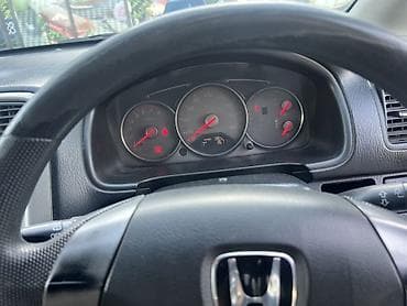 полик на хонду стрим: Honda Stream: 2003 г., 2 л, Автомат, Бензин, Минивэн — 9