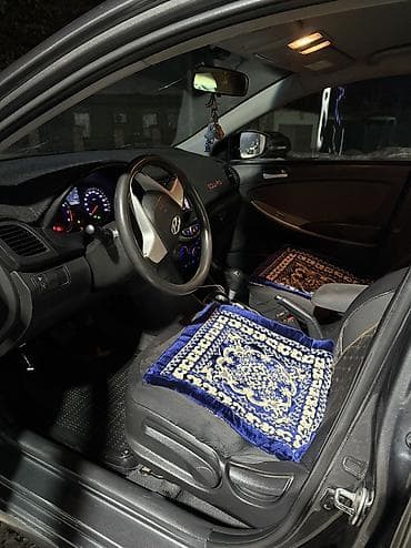 taiota harier: Hyundai Solaris: 2013 г., 1.6 л, Автомат, Бензин, Седан — 5