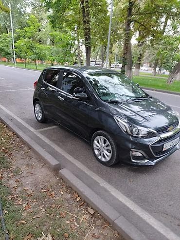 Продажа авто: Chevrolet Spark: 2018 г., 1 л, Автомат, Бензин, Хэтчбэк — 2