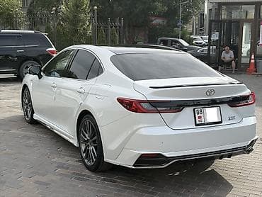 Toyota Camry: 2025 г., 2 л, Автомат, Гибрид, Седан — 7