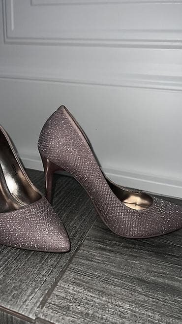 кроксы женские оригинал: Туфли-лодочки на высоком каблуке с заострённым носком. - Бренд — 2