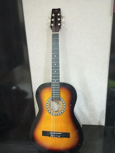 Классическая акустическая гитара 4/4, шестиструнная. - Корпус: форма