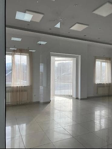 продажа бц: Сдаётся в долгосрочную аренду просторное 3-этажное здание в самом — 2