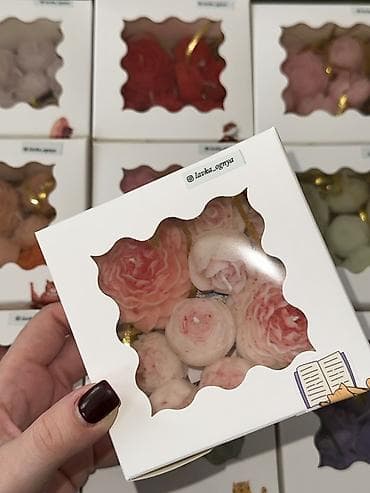 света диот: Ароматические свечи ручной работы - Формы: цветы (пионы, розы — 4